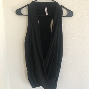 BLACK FABLETICS WORKOUT TOP